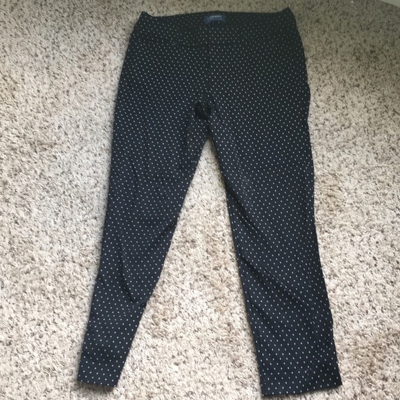 Old Navy Pixie Pants - Picture 3 of 5